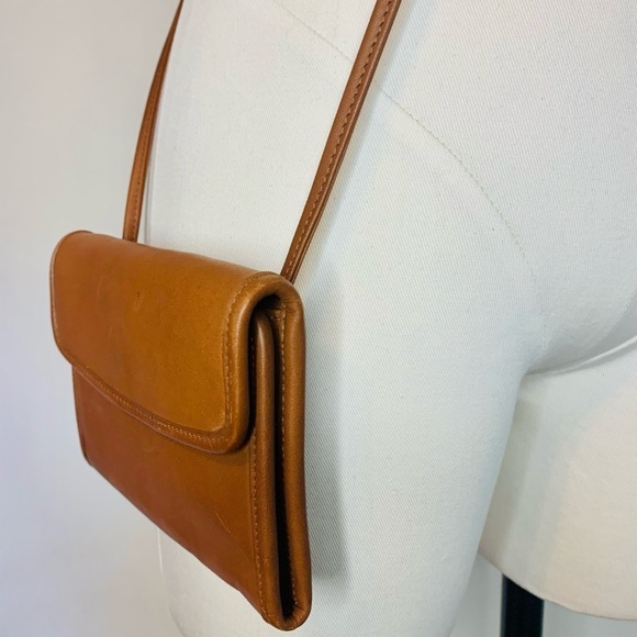 Vintage Coach NWOT Swing Wallet in British Tam # 4843 - Picture 13 of 14